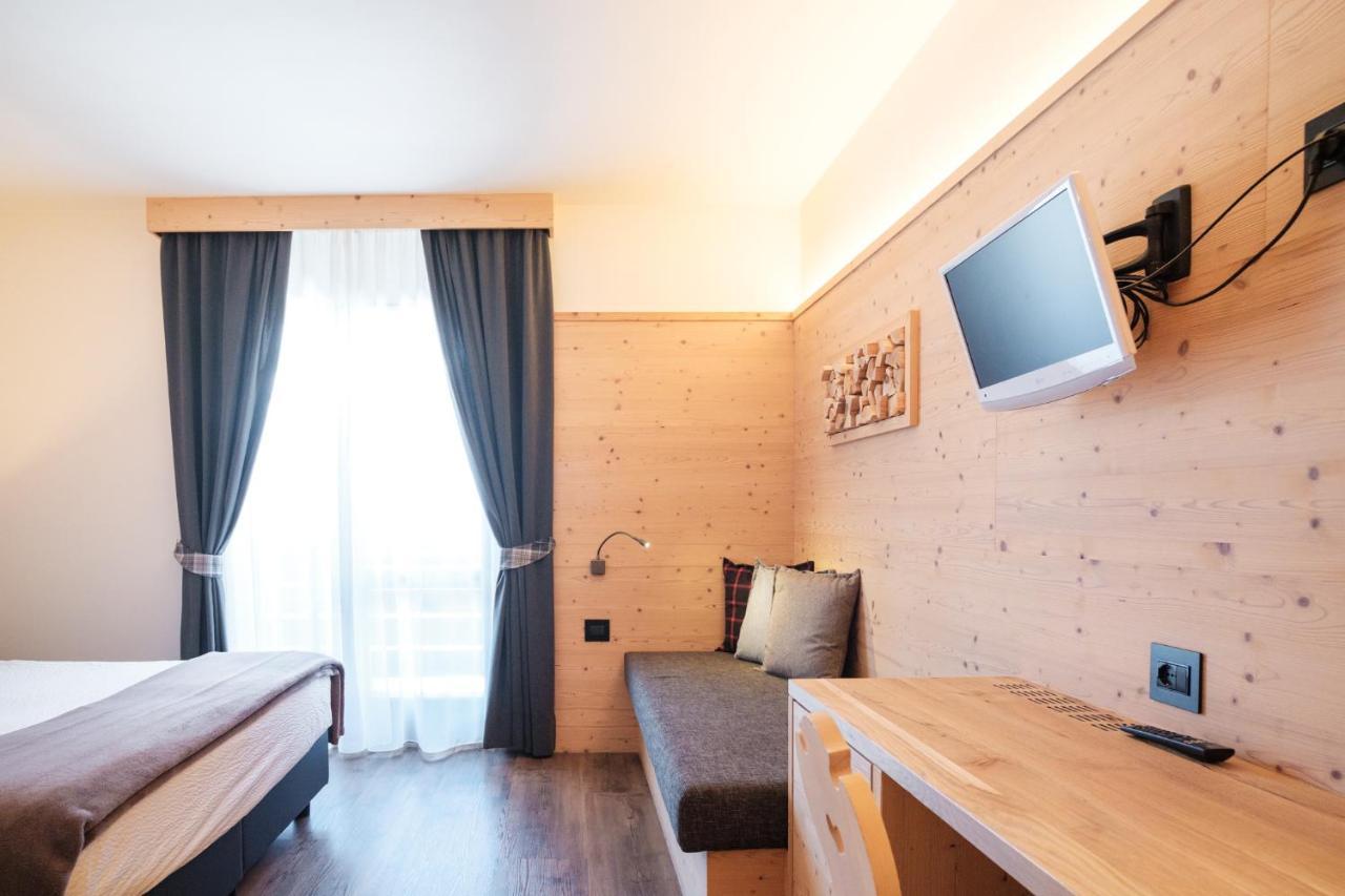 Hotel Piccola Baita Molveno Buitenkant foto