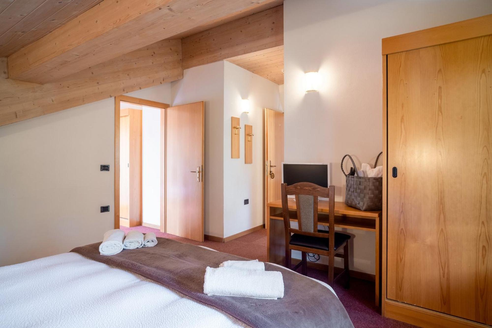 Hotel Piccola Baita Molveno Buitenkant foto