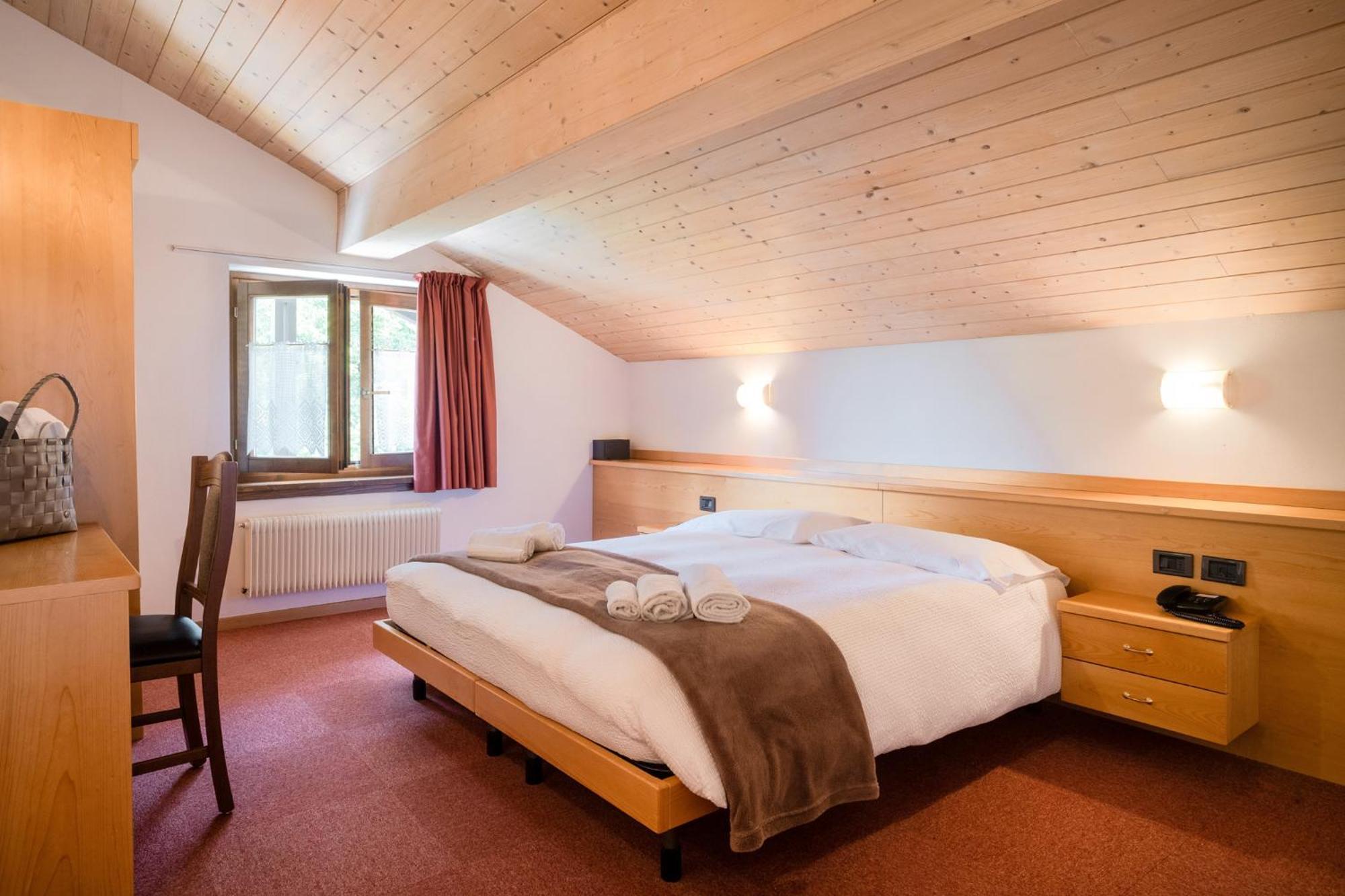Hotel Piccola Baita Molveno Buitenkant foto